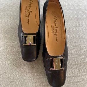Salvatore Ferragamo Boutique black leather pumps, 5 1/2 B